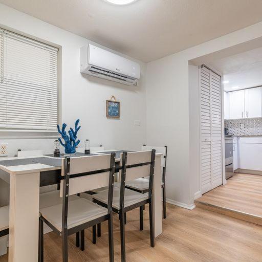 Lovely 2 Bedrooms, Steps Away From The Beach. Bradenton Beach Zewnętrze zdjęcie
