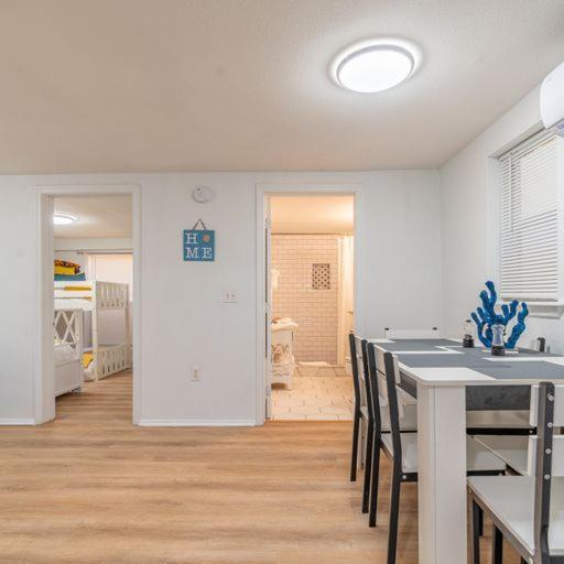 Lovely 2 Bedrooms, Steps Away From The Beach. Bradenton Beach Zewnętrze zdjęcie