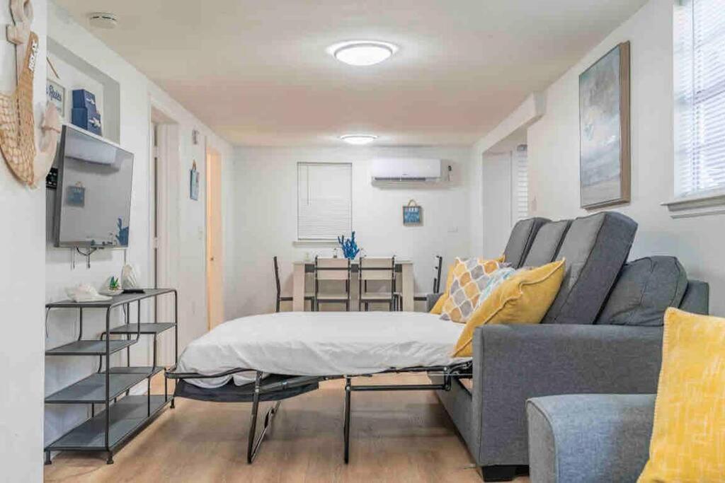 Lovely 2 Bedrooms, Steps Away From The Beach. Bradenton Beach Zewnętrze zdjęcie