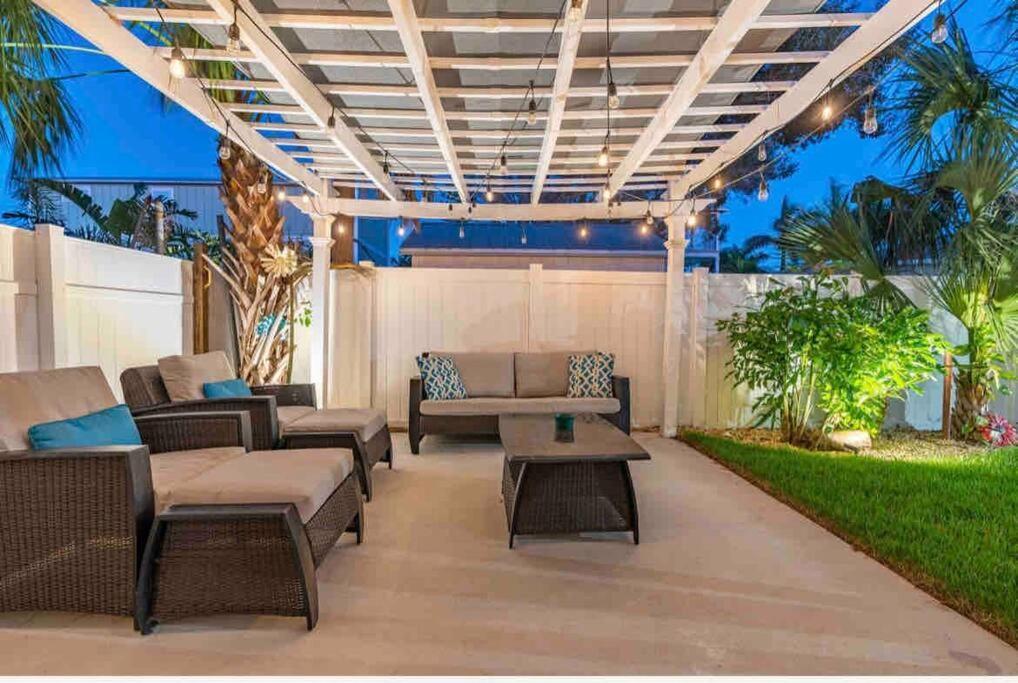 Lovely 2 Bedrooms, Steps Away From The Beach. Bradenton Beach Zewnętrze zdjęcie