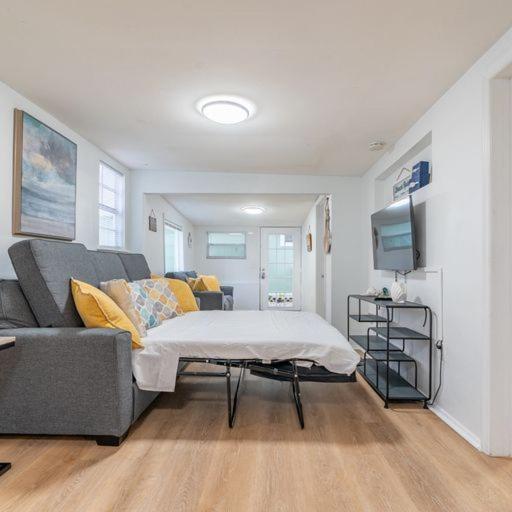 Lovely 2 Bedrooms, Steps Away From The Beach. Bradenton Beach Zewnętrze zdjęcie