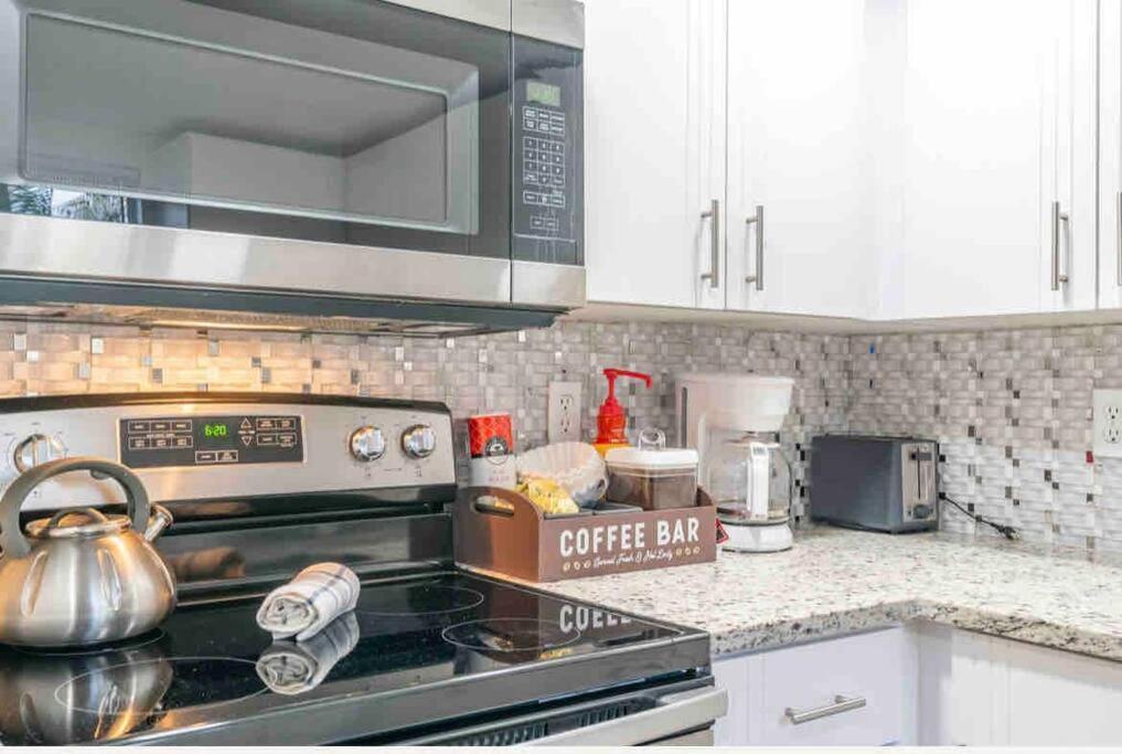 Lovely 2 Bedrooms, Steps Away From The Beach. Bradenton Beach Zewnętrze zdjęcie
